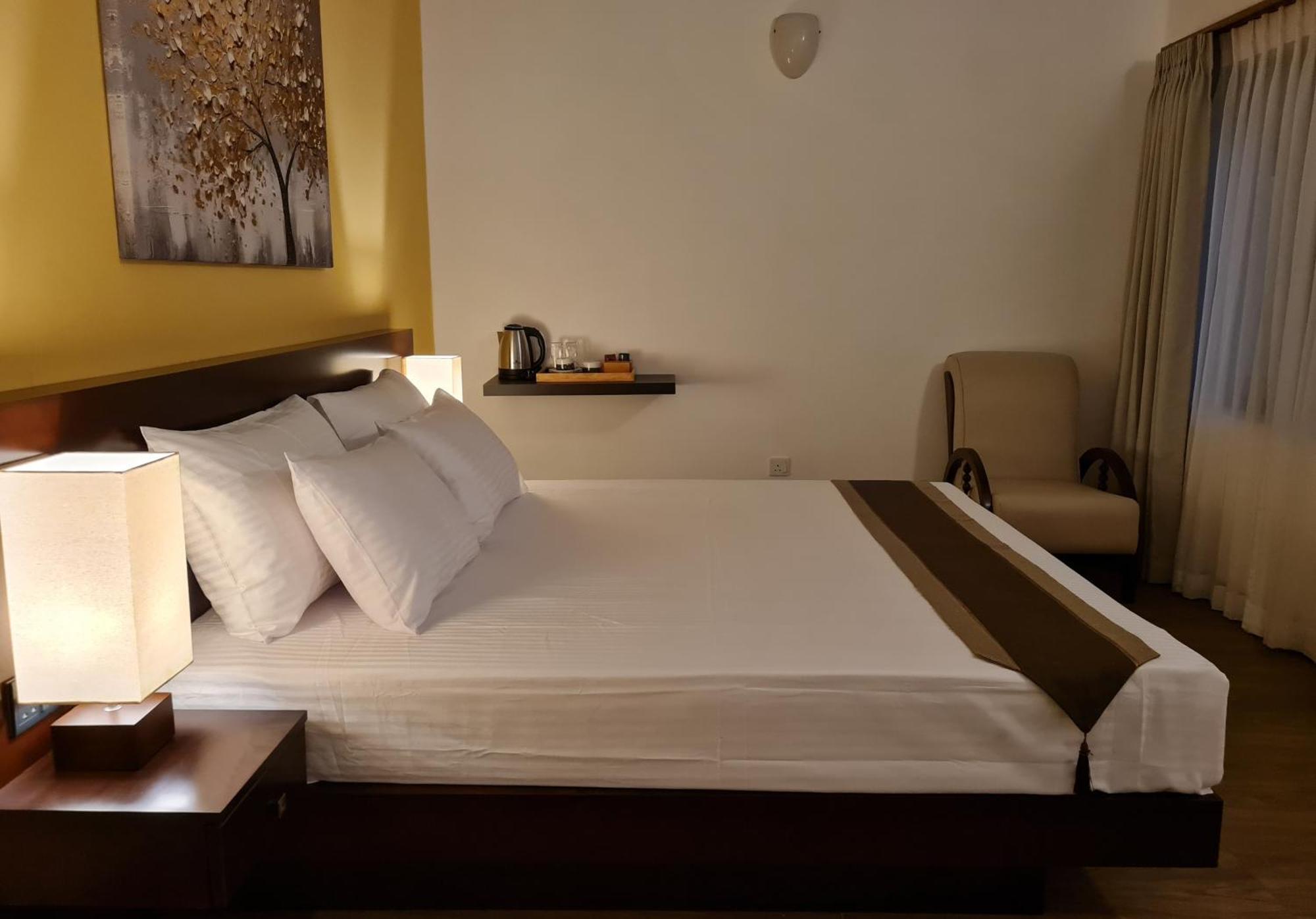 City Oasis 66 Negombo Buitenkant foto