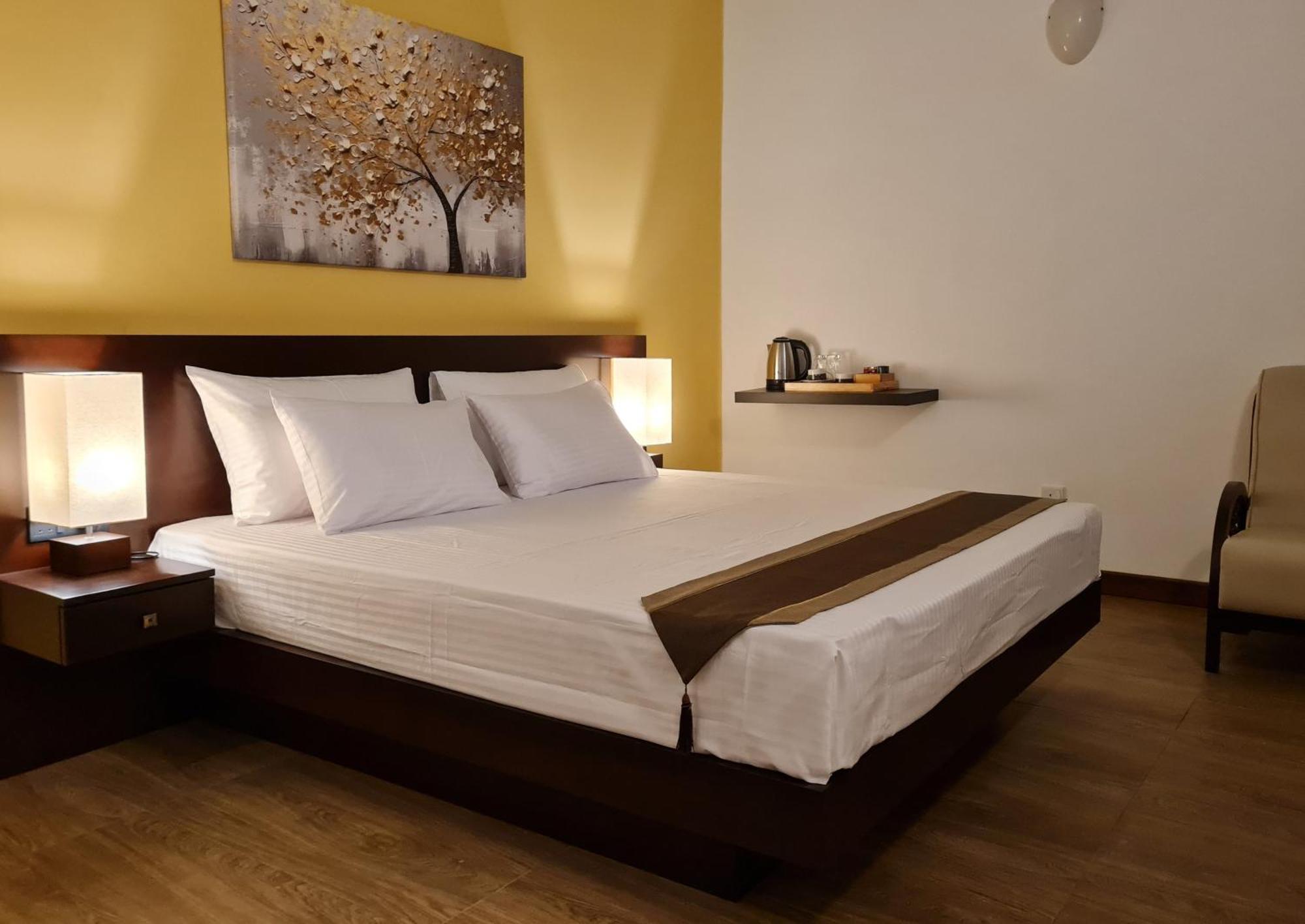 City Oasis 66 Negombo Buitenkant foto