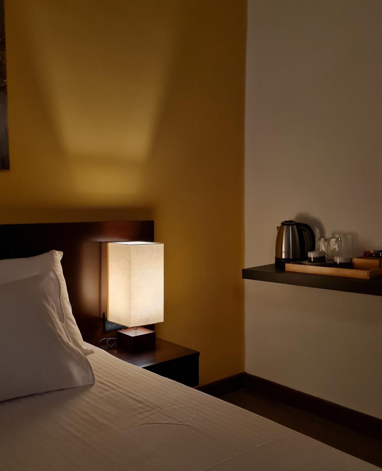 City Oasis 66 Negombo Buitenkant foto