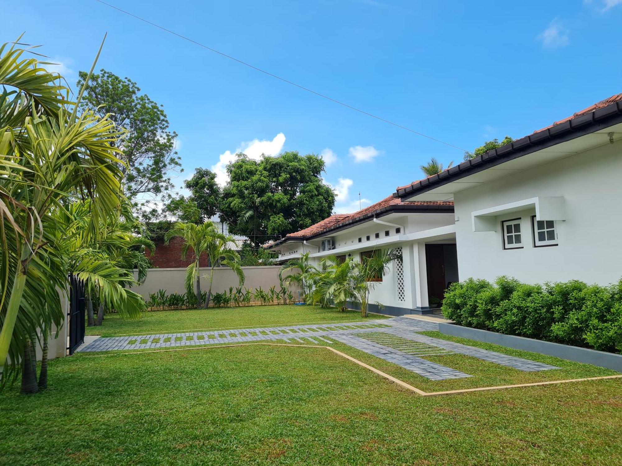 City Oasis 66 Negombo Buitenkant foto